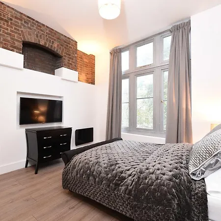 Spacious & Modern 2 Bed Apartment At Knightsbridge London